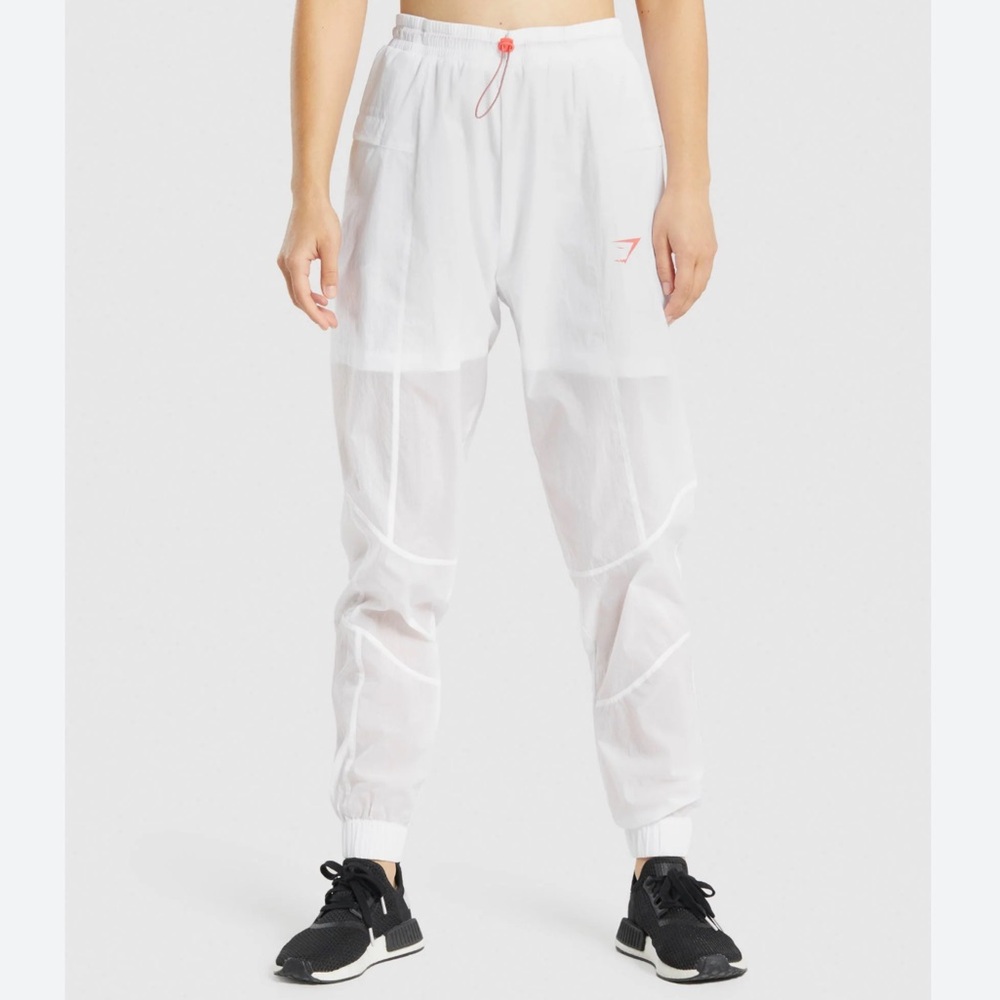 < Gymshark Pulse Woven Joggers Nylon Track Pants >
